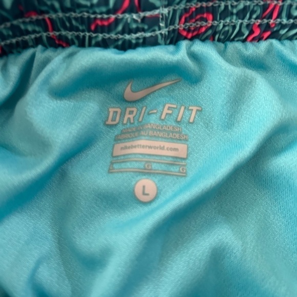 Nike Girls Dri Fit Tempo Running Shorts Size Large. - Picture 6 of 6